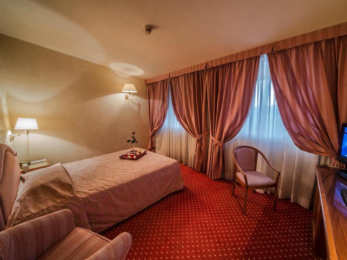 Hotel Valdarno Montevarchi Buitenkant foto