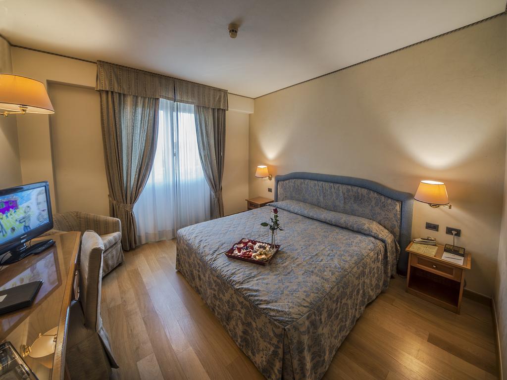 Hotel Valdarno Montevarchi Buitenkant foto